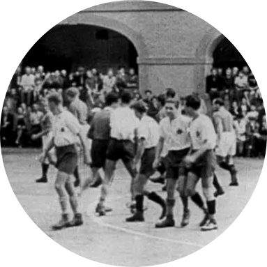 Historie Plus - Devadesát minut svobody. Fotbal se hrál i v ghettu Terezín, ačkoliv šampioni mizeli v transportech (3/4)